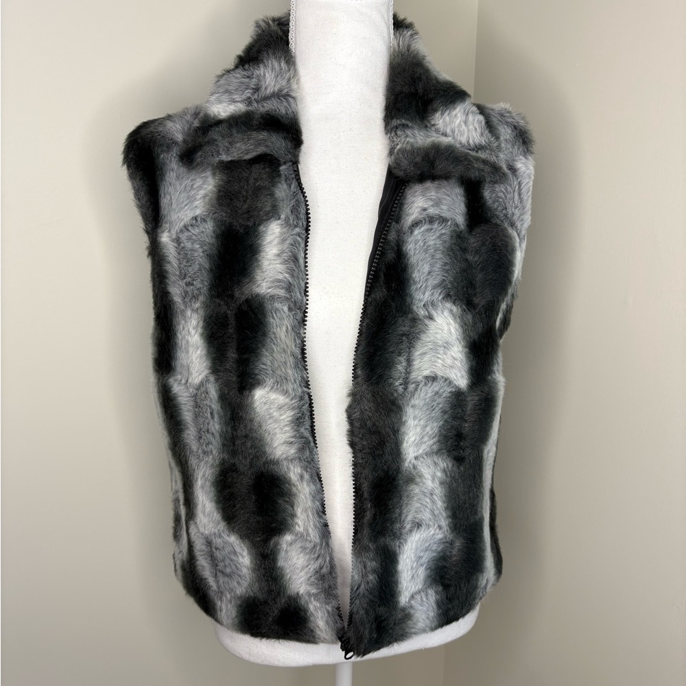 Ambra Stylish Faux Fur Collared Vest in Black and Gray. Petite Large